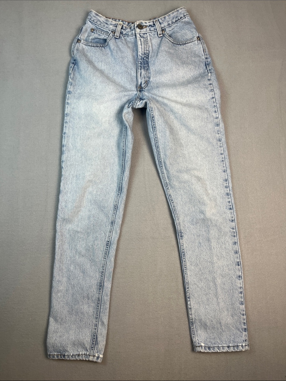 Vintage Banana Republic Light Blue Jeans
Size: 8 (27” waist see measurements)